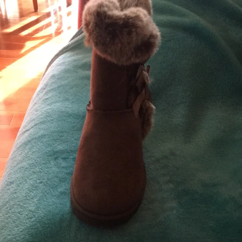 Toddler Dusty colored fur-lined boots with bows - Picture 5 of 8
